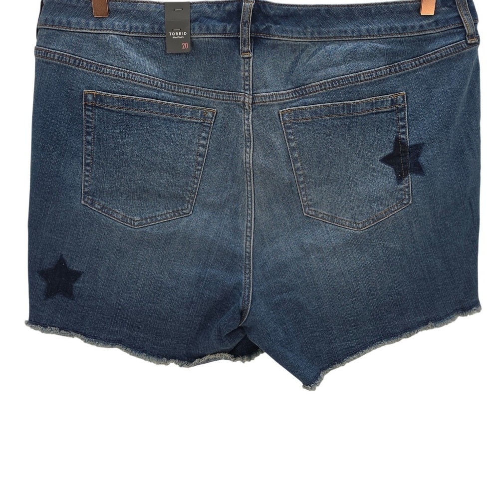 Torrid Womens 20 Star Print Vintage Stretch Mid Rise Denim Shorts NWT - Picture 3 of 12